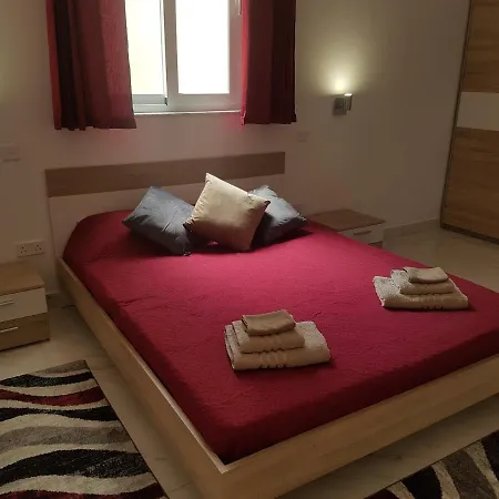 Apartment Ac1- Prime Location 3 Bedroom Apt In St.julian's San Ġiljan