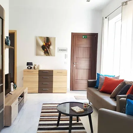 Ac1- Prime Location 3 Bedroom Apt In St.julian's Apartment *