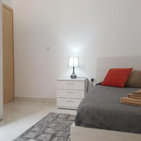 Apartment Ac1- Prime Location 3 Bedroom Apt In St.julian's *